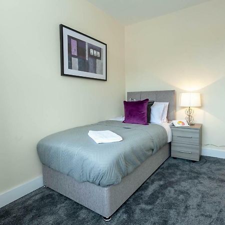 4 Bed Home, Driveway Parking Ideally Located In Latchford, Warrington - Executive St Marys House エクステリア 写真