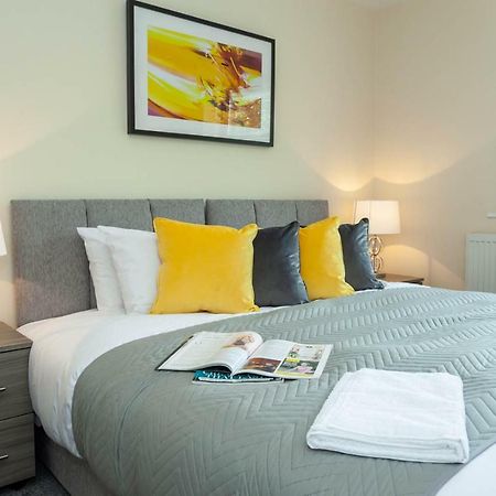 4 Bed Home, Driveway Parking Ideally Located In Latchford, Warrington - Executive St Marys House エクステリア 写真