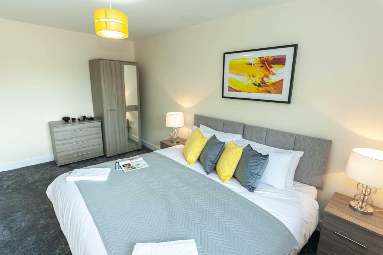4 Bed Home, Driveway Parking Ideally Located In Latchford, Warrington - Executive St Marys House エクステリア 写真