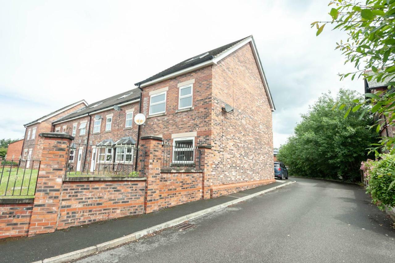 4 Bed Home, Driveway Parking Ideally Located In Latchford, Warrington - Executive St Marys House エクステリア 写真