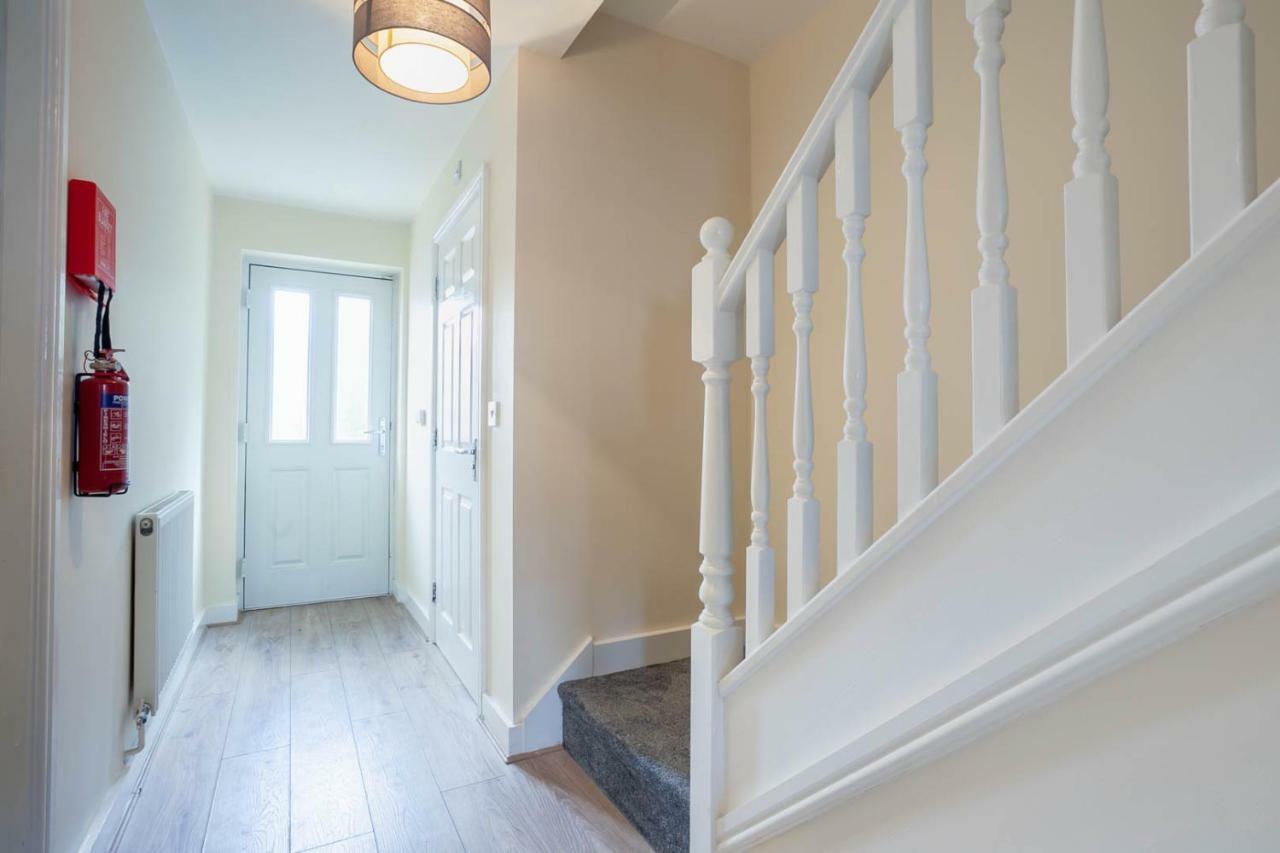 4 Bed Home, Driveway Parking Ideally Located In Latchford, Warrington - Executive St Marys House エクステリア 写真