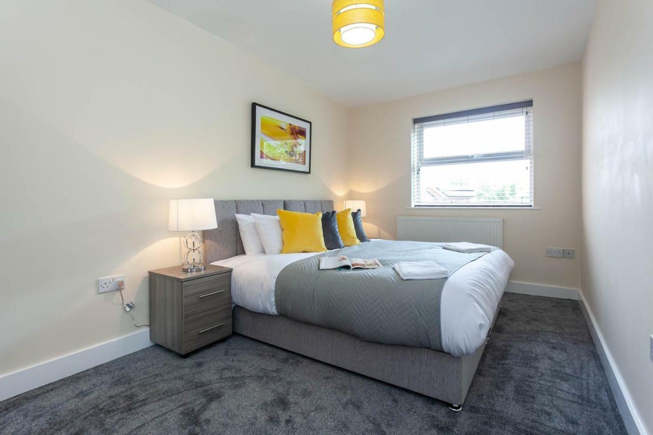 4 Bed Home, Driveway Parking Ideally Located In Latchford, Warrington - Executive St Marys House エクステリア 写真