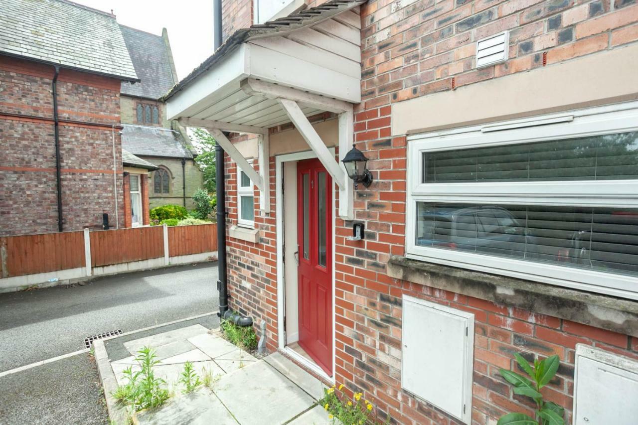 4 Bed Home, Driveway Parking Ideally Located In Latchford, Warrington - Executive St Marys House エクステリア 写真